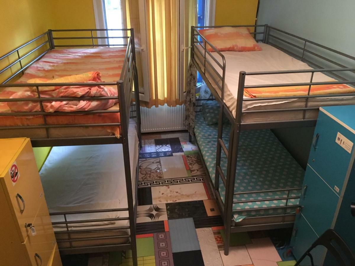 Funky Mamaliga Hostel Chisinau Eksteriør bilde